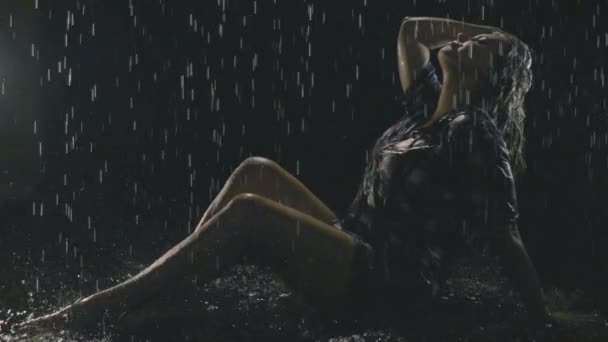 13 雨の中での感情 — ストック動画