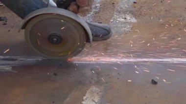 Bileme çarkı çalışır. Largly 1