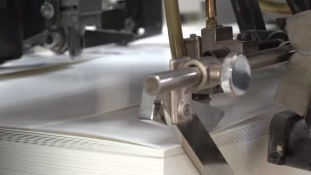 Impresión en máquinas de impresión 10 — Vídeo de stock