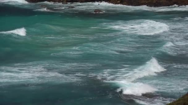 The impact of the waves on the cliffs or shoreline 5 — Stock Video