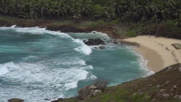 Krásný výhled na pláž s vlnami 3 — Stock video