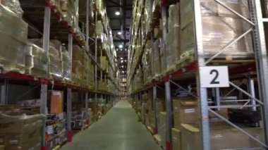 Depo, işletmede depo. Büyük raflar 5