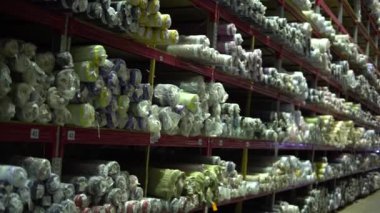 Depo, işletmede depo. Büyük raflar 11