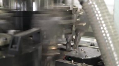 Aerosol kabın alt damgalanması 32