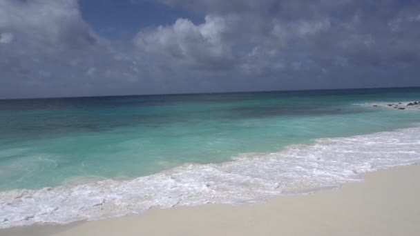 절벽이나 해안선에 파도의 영향 25 — 비디오