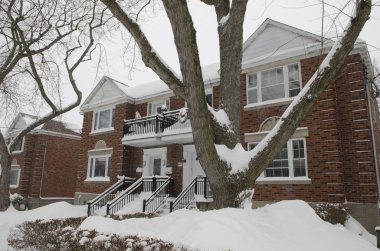 Montreal bir yerleşim bölgesinde karlı gün