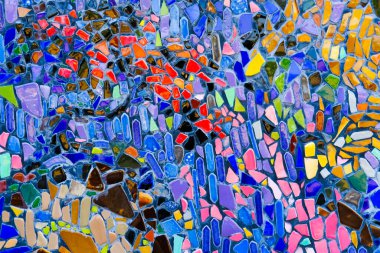 Arka plan ya da doku olarak duvarda çok renkli mozaik fayanslar, mozaik arkaplan