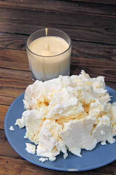 Schüssel Mit Frischem Quark Und Saurer Sahne — Stockfoto