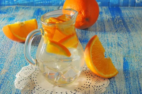 Домашний лимонад с апельсином — стоковое фото
