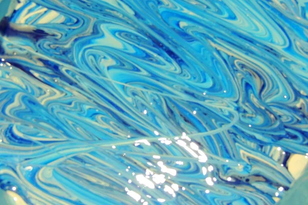 Okyanus-sanat. Doğal lüks. Stil mermer swirls akik dalgaların içermektedir. Altın tozu ilavesi ile çok güzel mavi boya — Stok fotoğraf