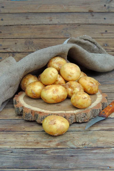 Young raw potatoes close up — Stock Photo, Image