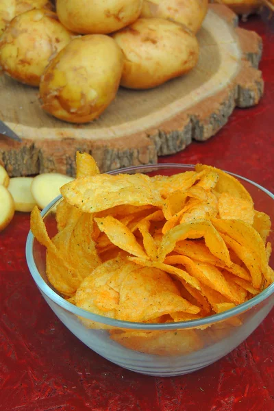 Чіпси, соус і картопля — стокове фото