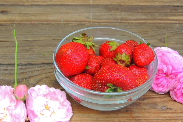 Căpșuni și gem de căpșuni — Fotografie, imagine de stoc