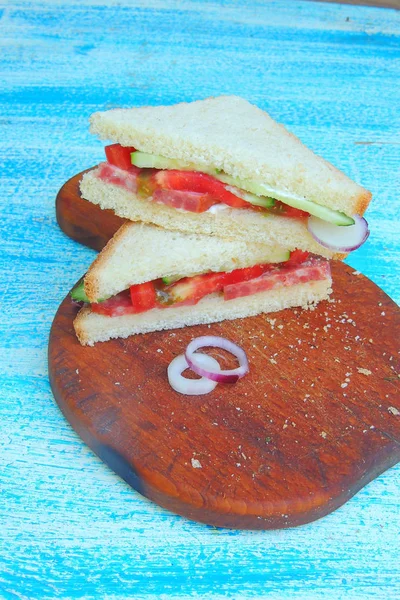 ソーセージサンドイッチトマト — ストック写真