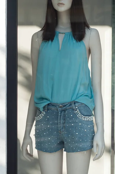 Close Jeans Curto Manequim Loja Moda Para Mulheres — Fotografia de Stock