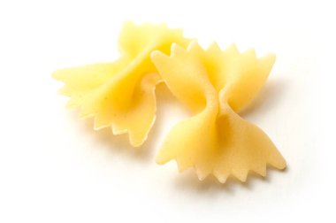 tatlı beyaz zemin üzerine şekillendirilmiş kelebek makarna