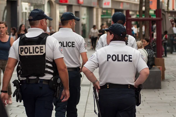 Mulhouse França Junho 2018 Patrulha Policial Rua Pedonal — Fotografia de Stock