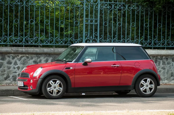 Mulhouse France July 2018 Red Austin Cooper Parked Street Front — Stock Photo, Image