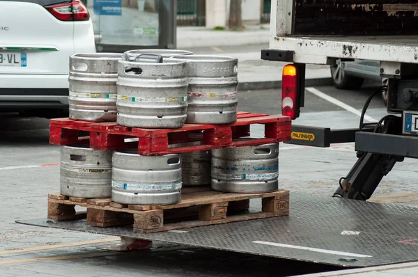 Mulhouse Francia Julio 2018 Barriles Cerveza Heineken Del Camión Reparto — Foto de Stock