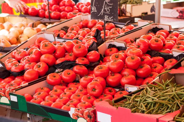 Close Pilhas Tomates Mercado — Fotografia de Stock