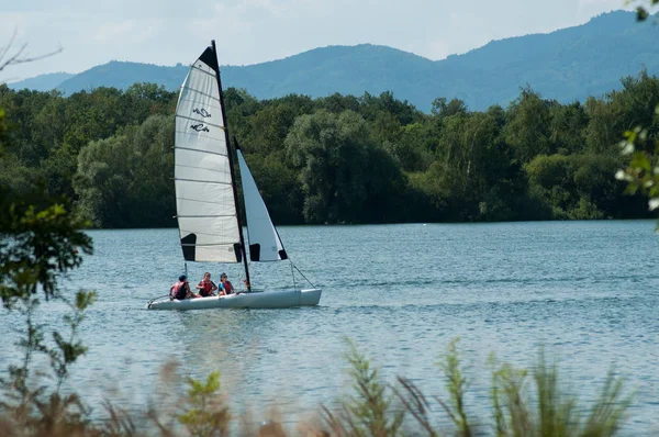 Reiningue France Juillet 2018 Catamaran Naviguant Sur Lac Reiningue — Photo