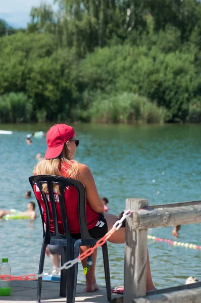 Reiningue Франция Июля 2018 Lifeguard Sitting Front Lake Back View — стоковое фото