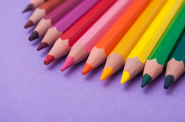 Närbild Färga Pennor Färgbakgrund — Stockfoto