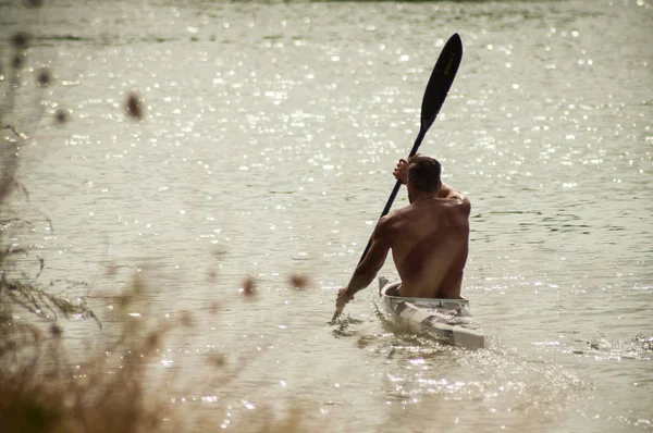 Portrait Muscular Man Shirtless Rowing Channel Kayak Sunset — Stock Photo, Image