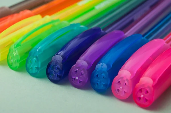 Zbliżenie Kolorowych Długopisów Kolor Tła — Zdjęcie stockowe