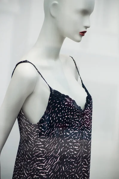 Gros Plan Nuisette Noire Sur Mannequin Dans Showroom Magasin Mode — Photo