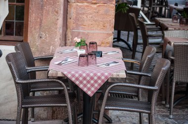 Perakende teras restoranın Colmar