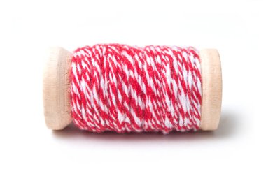 tatlı kırmızı pamuk ipliği, ahşap bobin