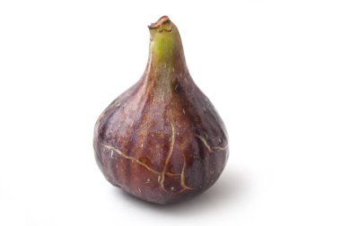 Beyaz arka plan üzerinde mor incir meyve closeup