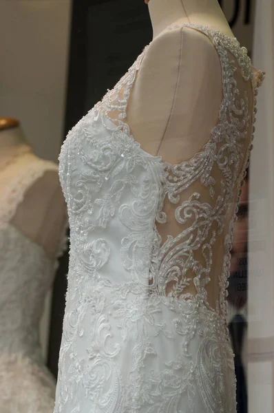 Gros Plan Robe Mariée Sur Mannequin Dans Magasin Mode Pour — Photo