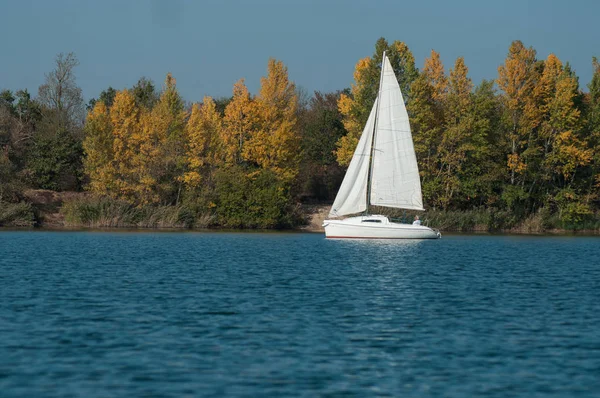 Reiningue France Octobre 2018 Voile Blanche Sur Lac Reiningue Sur — Photo