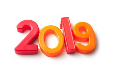 portre renkli plastik harfler beyaz arka planda - 2019 