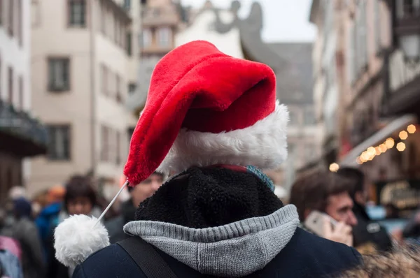 Estrasburgo Francia Noviembre 2018 Hombre Caminando Con Sombrero Navidad Parte —  Fotos de Stock