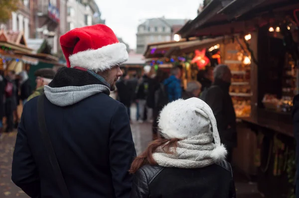 Estrasburgo Francia Noviembre 2018 Personas Caminando Con Sombrero Navidad Parte —  Fotos de Stock