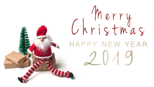メリー クリスマスと新年あけましておめでとうございますカード白地に小さなサンタ クロースと — ストック写真
