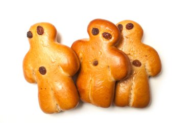 closeup üç geleneksel manalas topuz Beyaz zemin üzerine kuru üzüm ile 