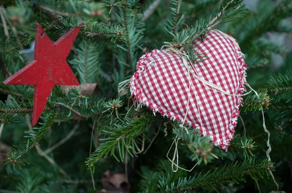 Close Coração Decorativo Árvore Natal Rua — Fotografia de Stock