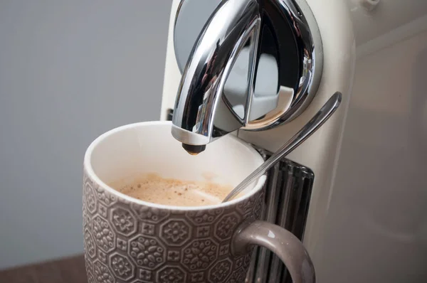 Detailní Záběr Šálek Kávy Espreso Cofffee Stroj — Stock fotografie