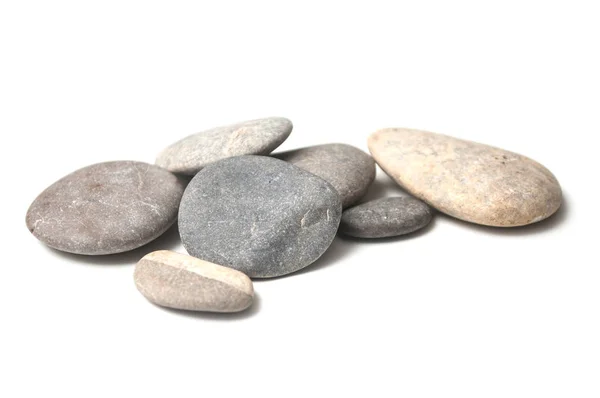 白い背景の上の小石のグループ — ストック写真