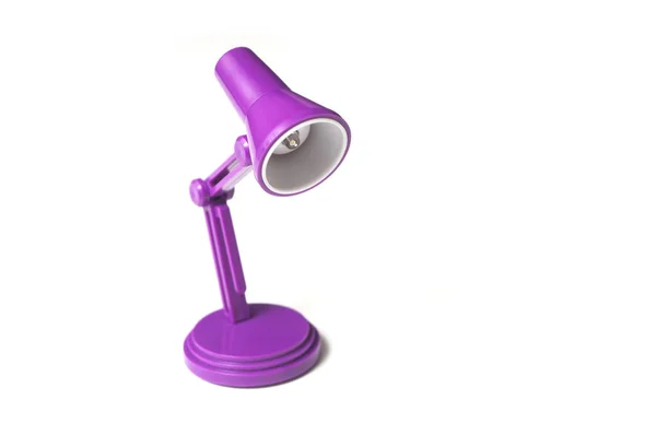 Primer Plano Mini Lámpara Moderna Púrpura Escritorio Sobre Fondo Blanco —  Fotos de Stock