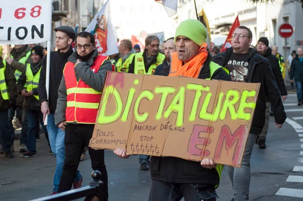 Mulhouse Francja Lutego 2019 Osób Protestujących Ulicy Rezygnacji Macron Prezydenta — Zdjęcie stockowe