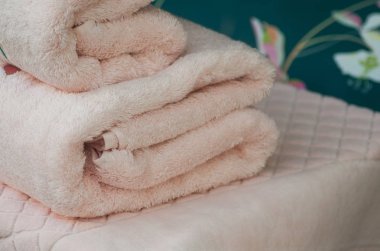 turuncu banyo havlusu closeup kazık dekorasyon mağaza