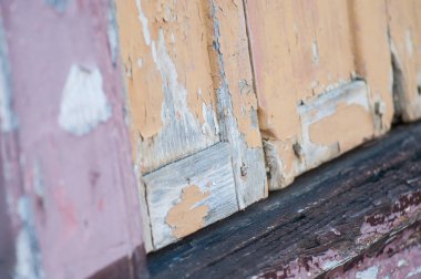 eski ahşap kepenkleri soyulması boya portre 