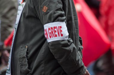 kamu hizmeti daha düşük ücret karşı bayraklı protesto insanlardan