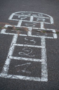 Yerde hopscotch closeup 