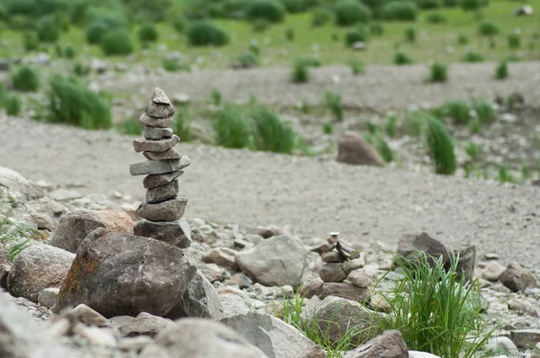 山中岩石平衡的特写 — 图库照片